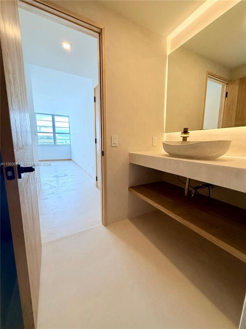 100 Lincoln Rd, Unit 1241, Miami Beach, FL 33139 Photo