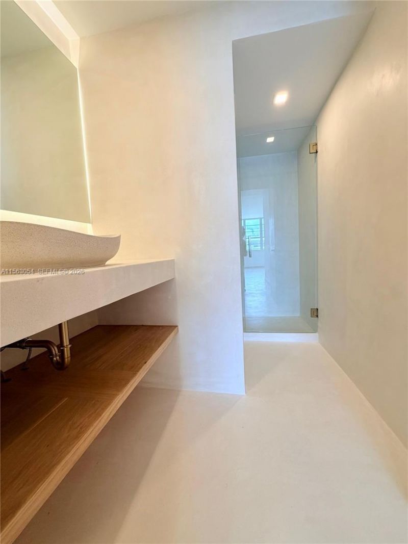 100 Lincoln Rd, Unit 1241, Miami Beach, FL 33139 Photo