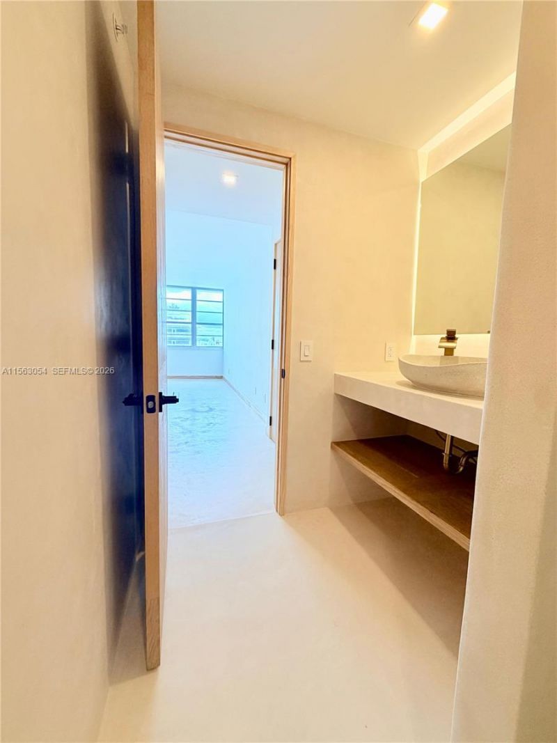 100 Lincoln Rd, Unit 1241, Miami Beach, FL 33139 Photo