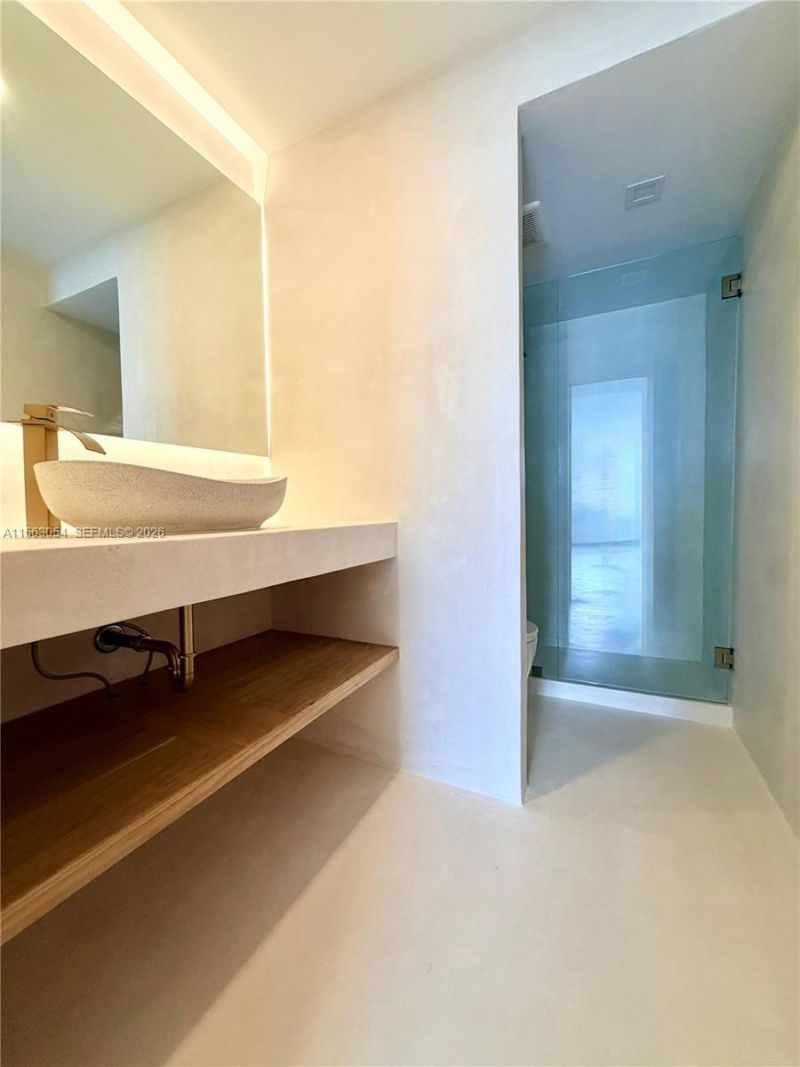 100 Lincoln Rd, Unit 1241, Miami Beach, FL 33139 Photo