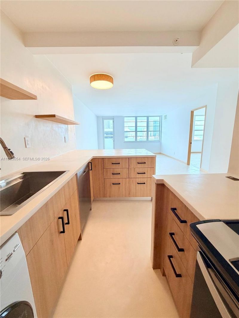 100 Lincoln Rd, Unit 1241, Miami Beach, FL 33139 Photo