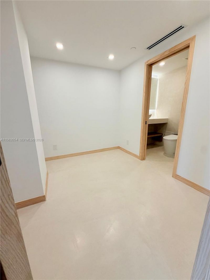 100 Lincoln Rd, Unit 1241, Miami Beach, FL 33139 Photo