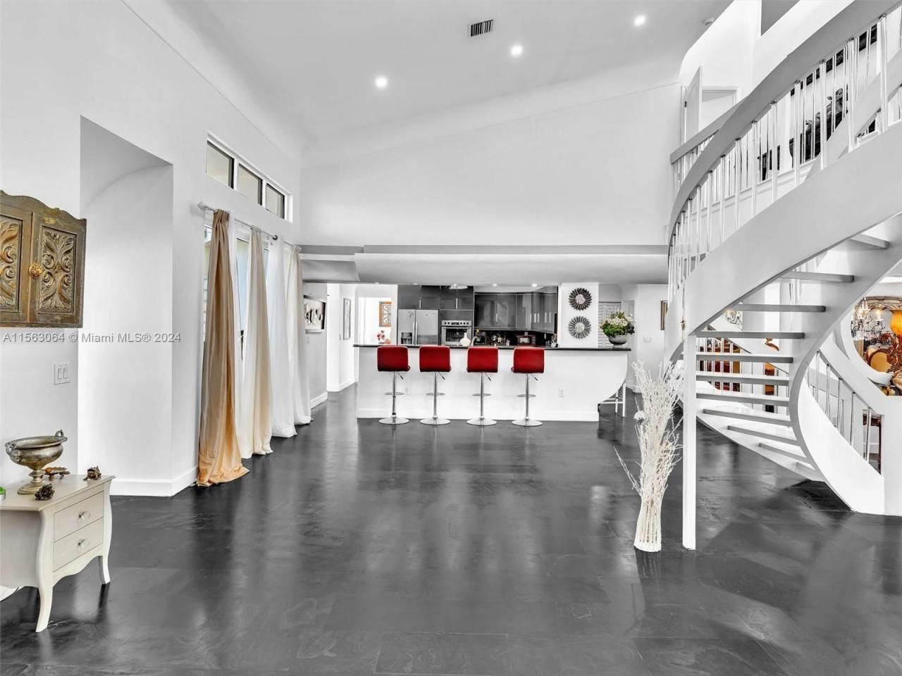 616 Ocean Blvd, Golden Beach, FL 33160 Photo