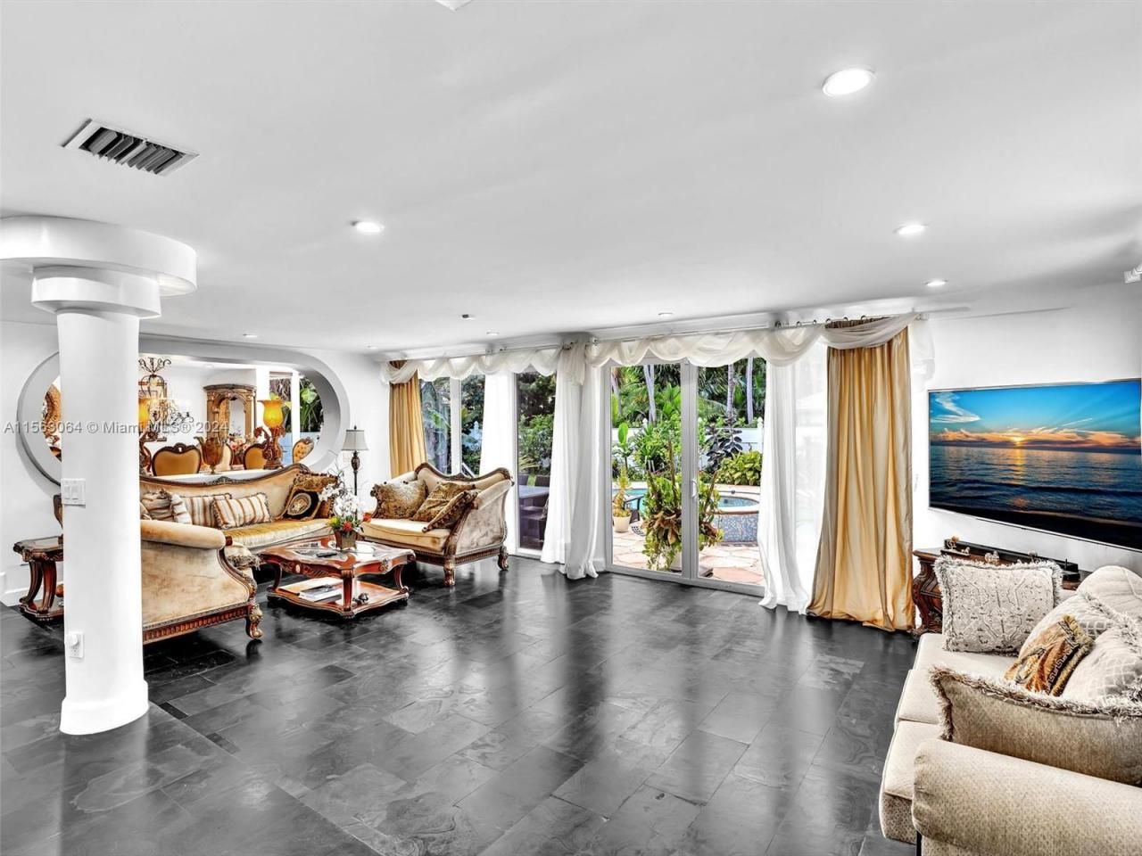 616 Ocean Blvd, Golden Beach, FL 33160 Photo