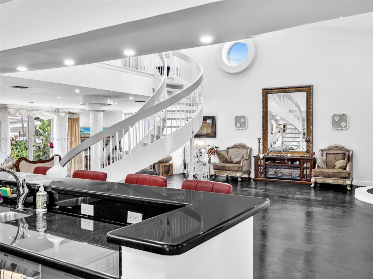 616 Ocean Blvd, Golden Beach, FL 33160 Photo