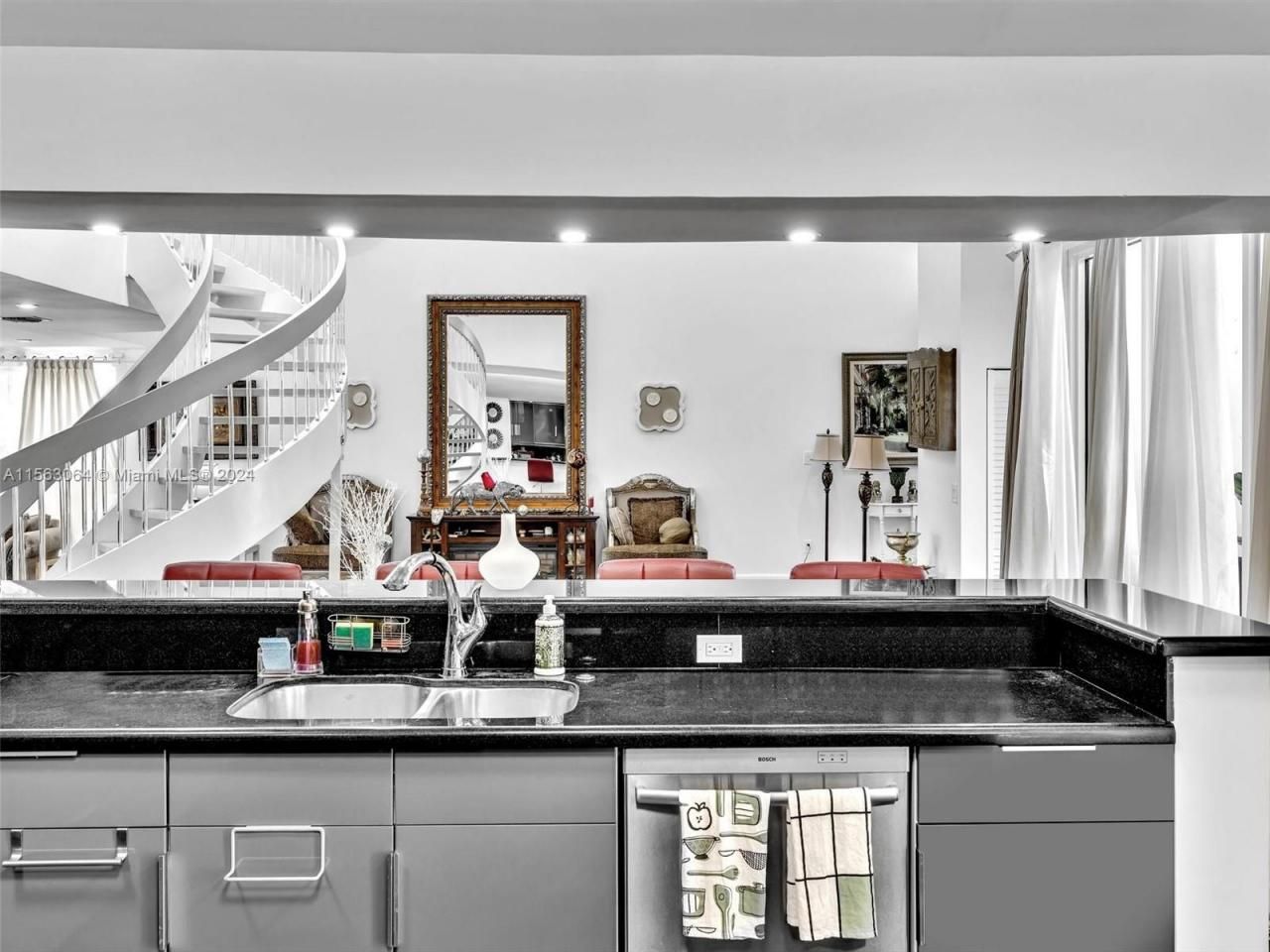 616 Ocean Blvd, Golden Beach, FL 33160 Photo