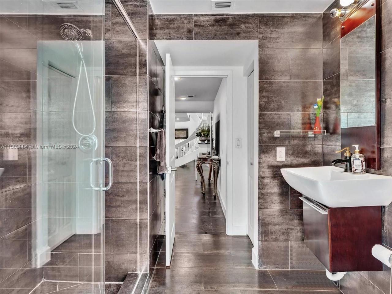 616 Ocean Blvd, Golden Beach, FL 33160 Photo