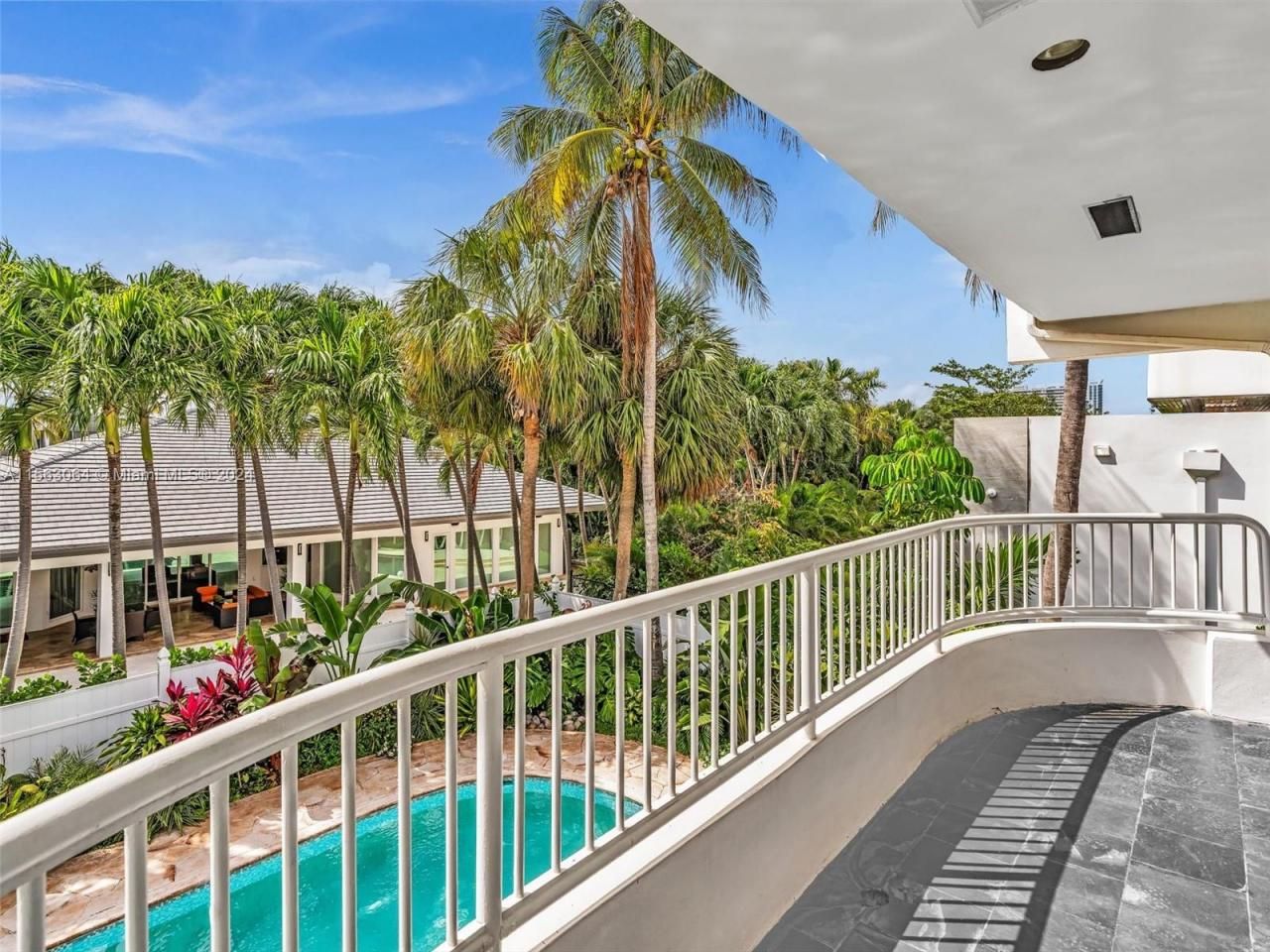616 Ocean Blvd, Golden Beach, FL 33160 Photo