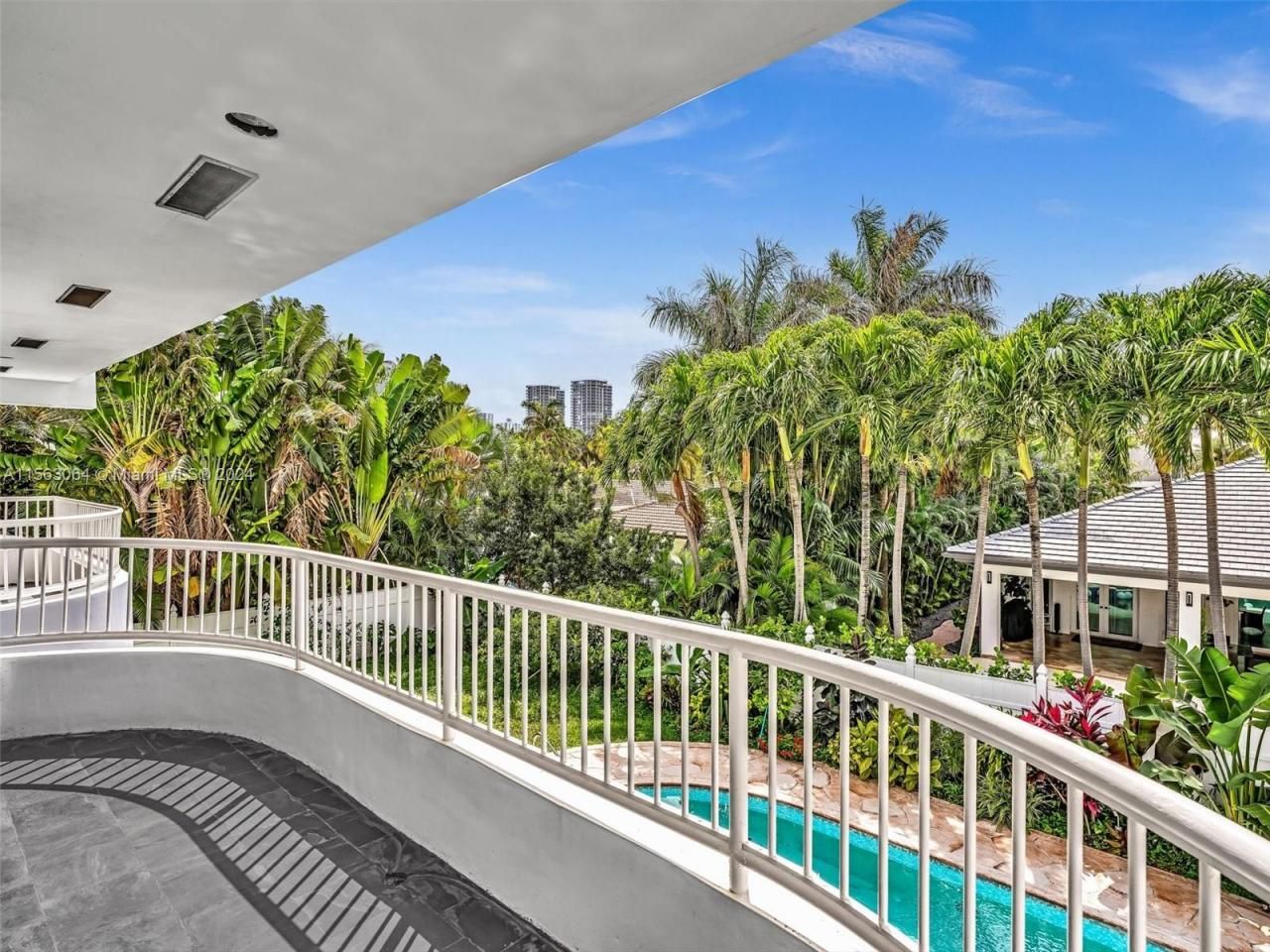 616 Ocean Blvd, Golden Beach, FL 33160 Photo