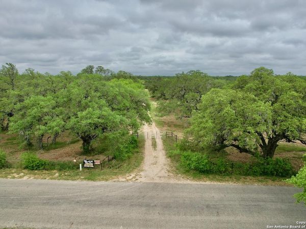 177.9 AC CR 7711, Devine, TX 78016