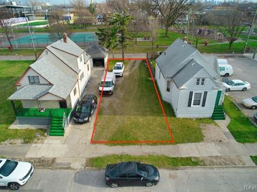 2946 GOODSON Street, Hamtramck, MI 48212