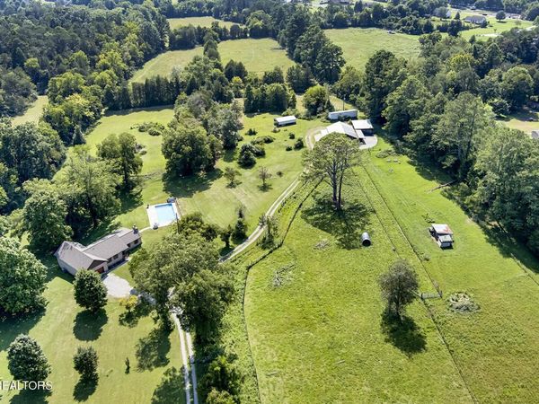 4923 Shipe Rd, Corryton, TN 37721