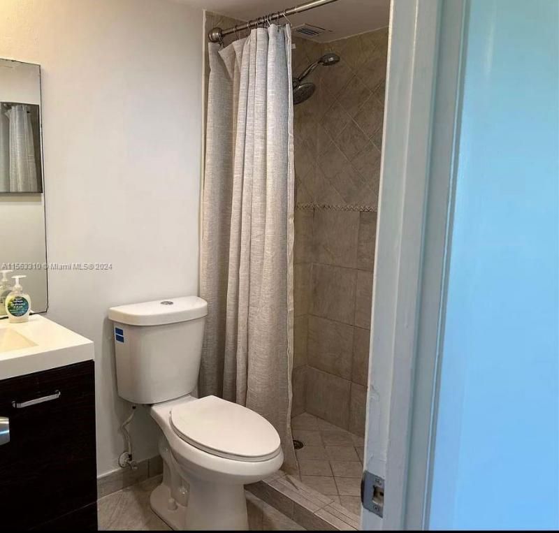 6201 N Falls Cir Dr, Unit 304, Lauderhill, FL 33319 Photo