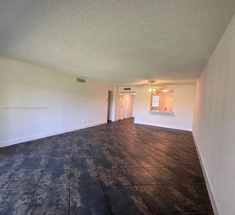 6201 N Falls Cir Dr, Unit 304, Lauderhill, FL 33319 Photo