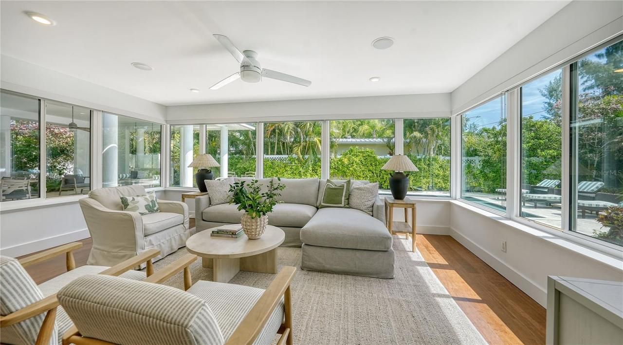 425 Mckinley Drive, Sarasota, FL 34236 Photo
