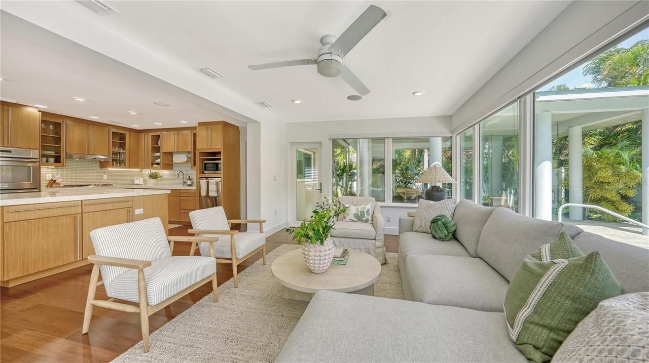 425 Mckinley Drive, Sarasota, FL 34236 Photo