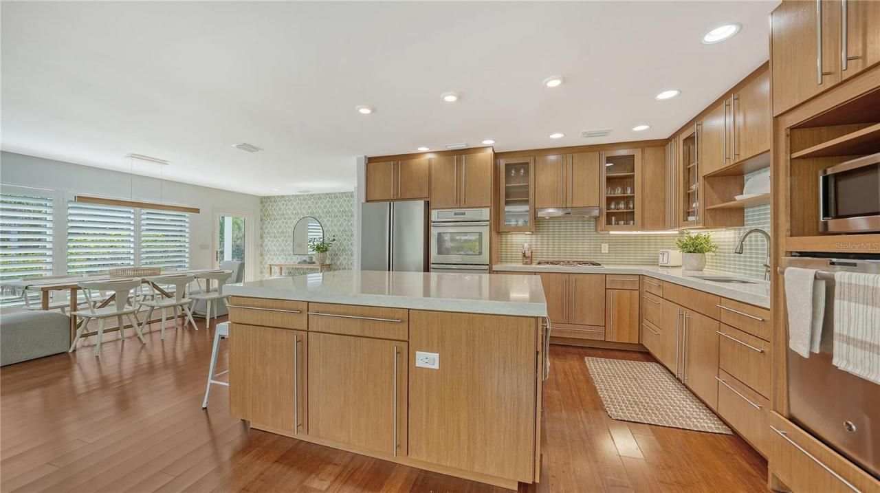 425 Mckinley Drive, Sarasota, FL 34236 Photo