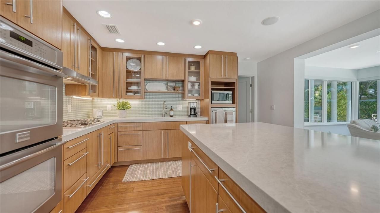 425 Mckinley Drive, Sarasota, FL 34236 Photo