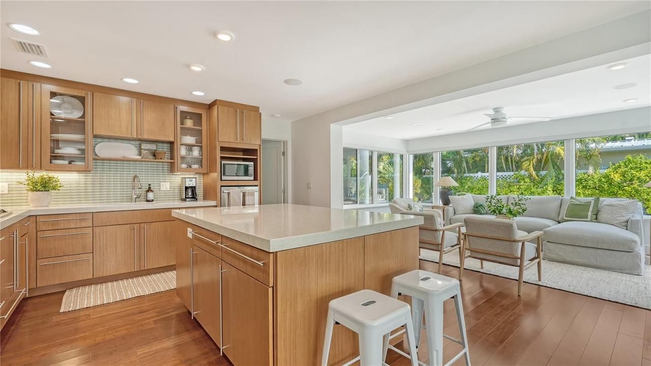 425 Mckinley Drive, Sarasota, FL 34236 Photo