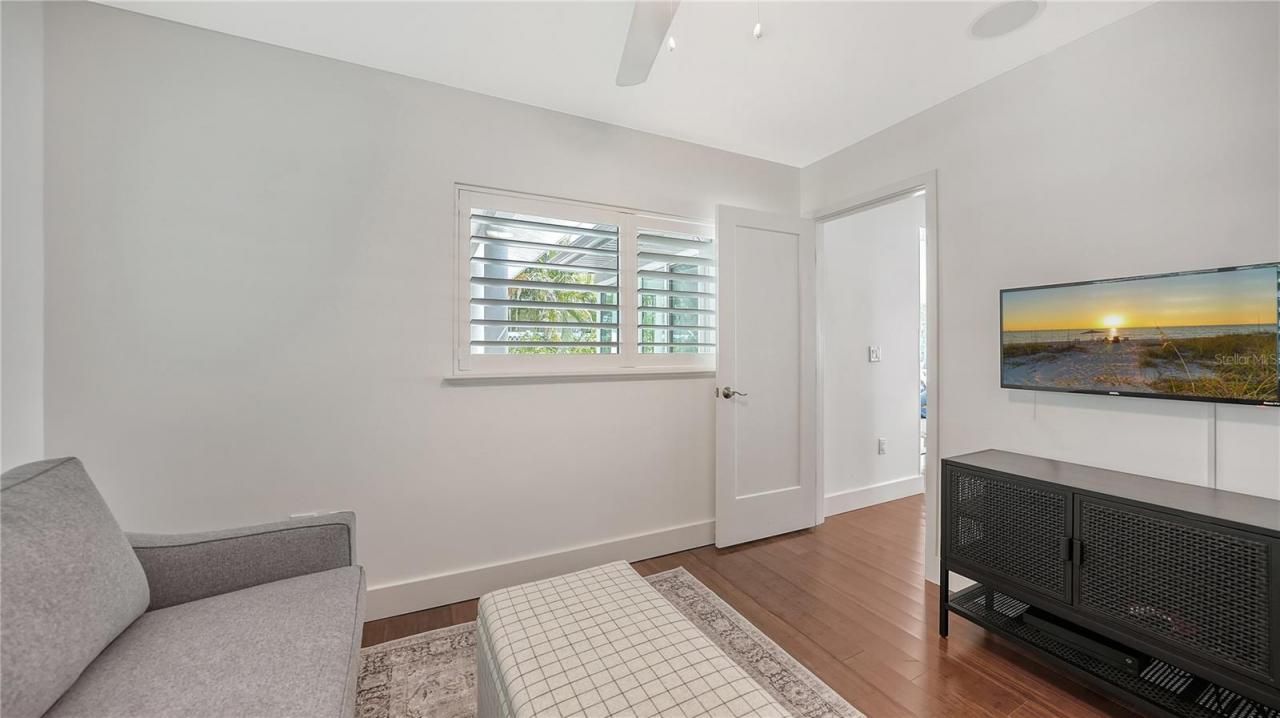 425 Mckinley Drive, Sarasota, FL 34236 Photo