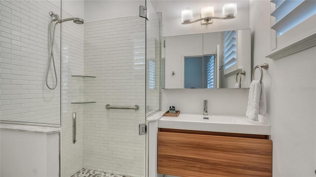 425 Mckinley Drive, Sarasota, FL 34236 Photo