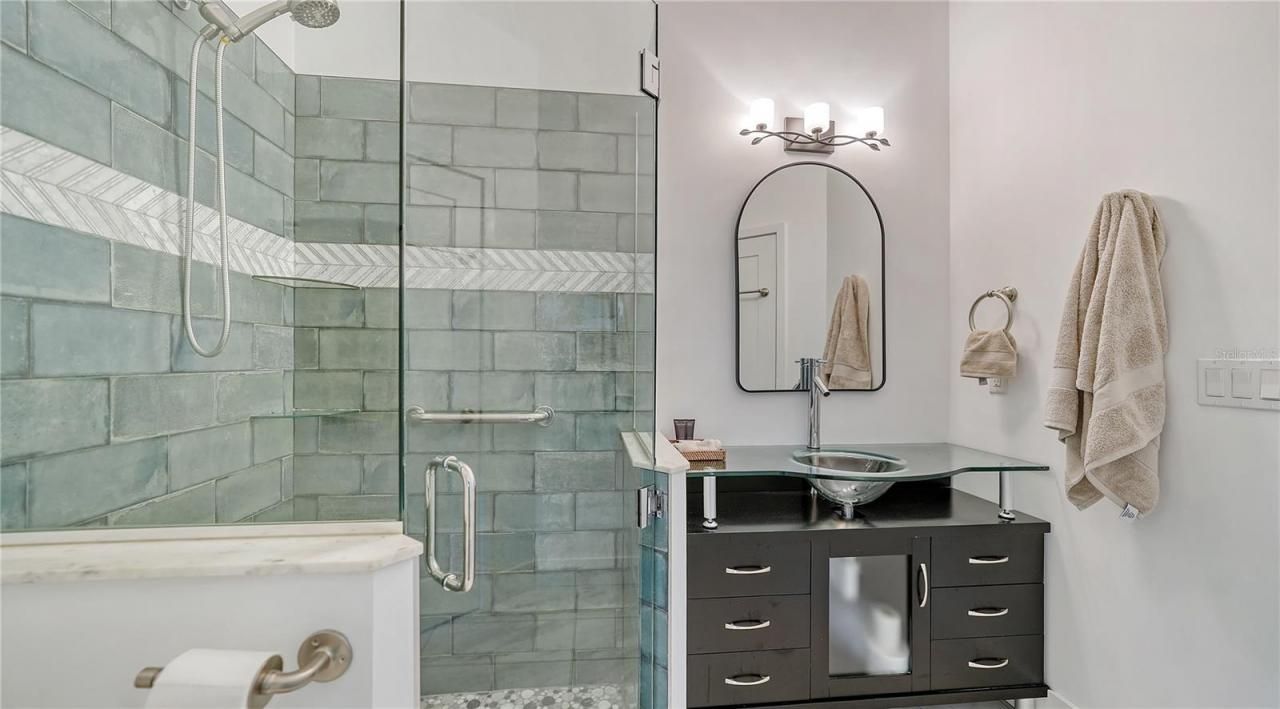 425 Mckinley Drive, Sarasota, FL 34236 Photo