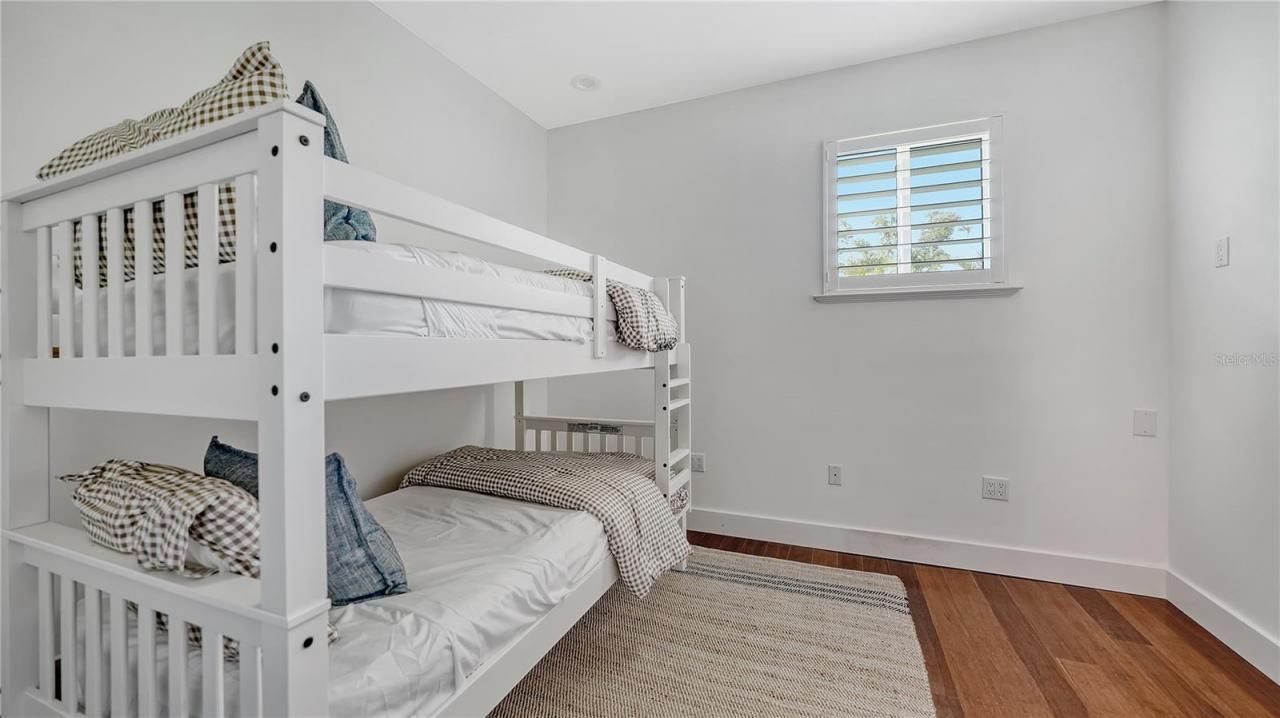 425 Mckinley Drive, Sarasota, FL 34236 Photo