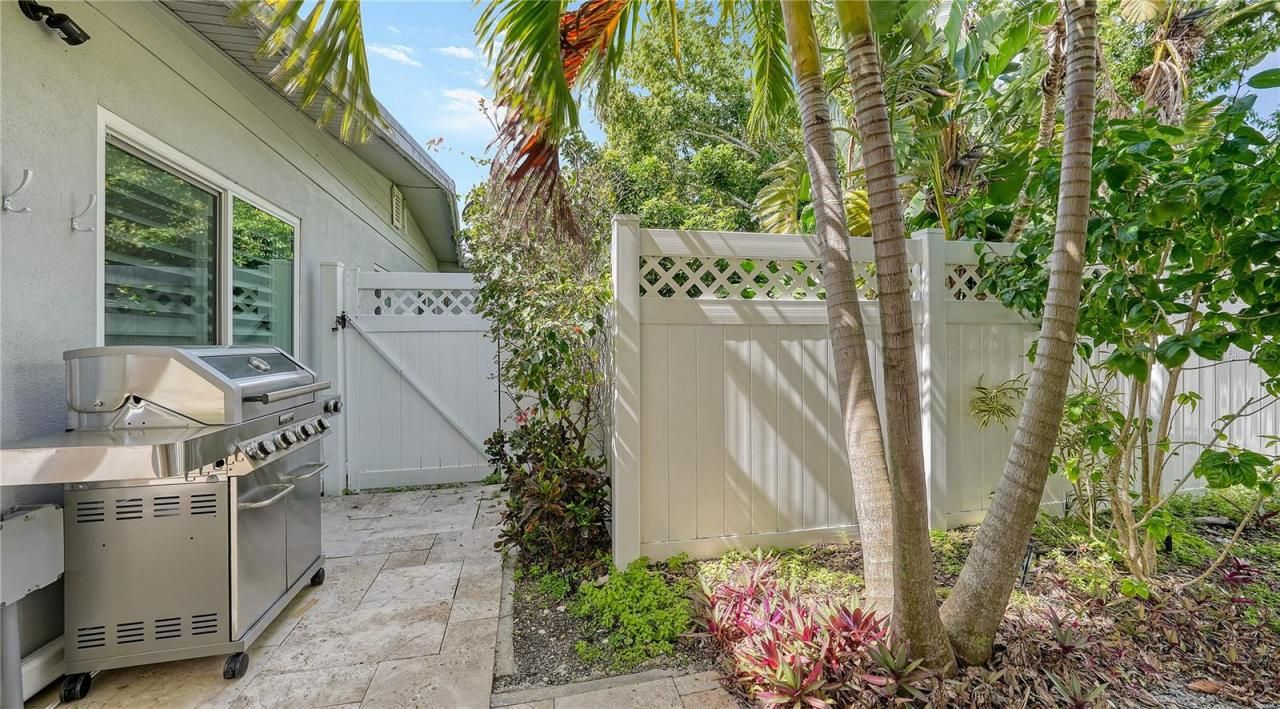 425 Mckinley Drive, Sarasota, FL 34236 Photo