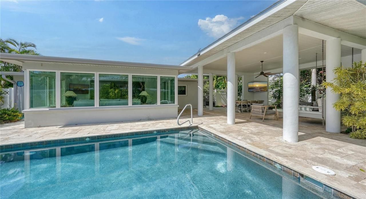 425 Mckinley Drive, Sarasota, FL 34236 Photo