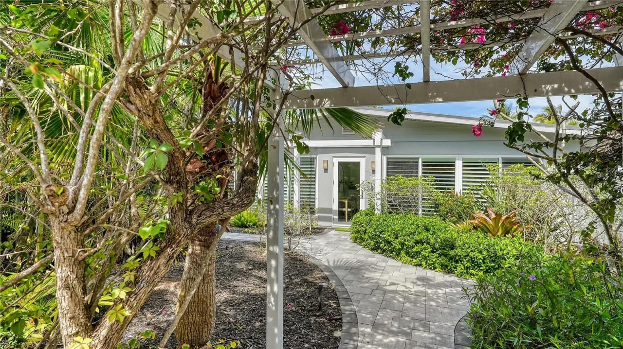 425 Mckinley Drive, Sarasota, FL 34236 Photo