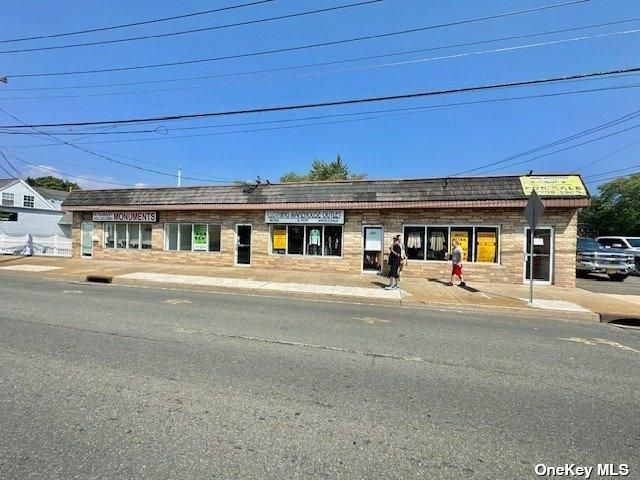 718-724 N Wellwood Avenue, North Lindenhurst, NY 11757 Main Photo