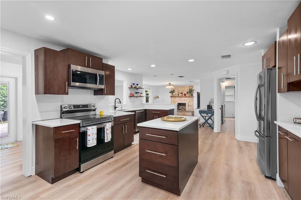 237 Burning Tree Dr, Naples, FL 34105 Photo