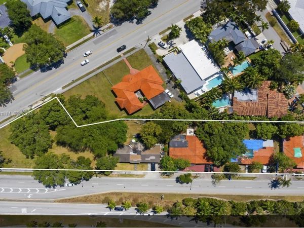 2900 S Miami Ave, Miami, FL 33129