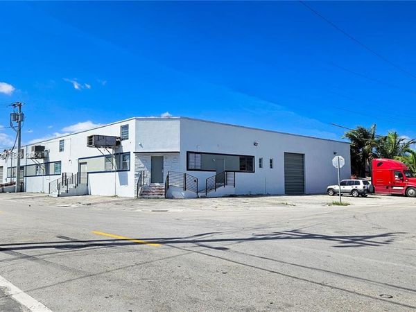 Hialeah, FL 33010