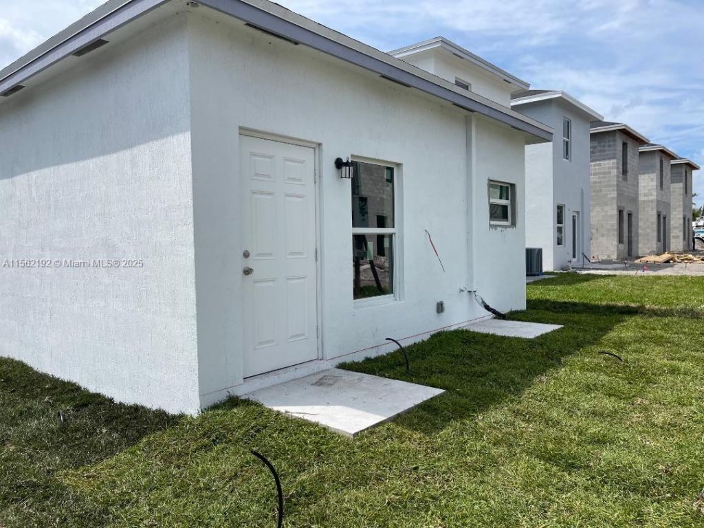 401 NW 12th Ave, Boynton Beach, FL 33435 Photo