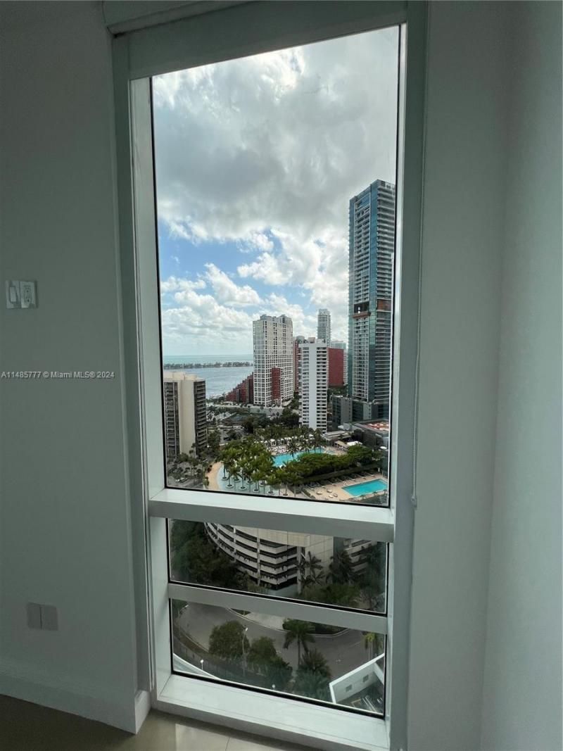 218 SE 14th Street, Unit TS107, Miami, FL 33131 Photo