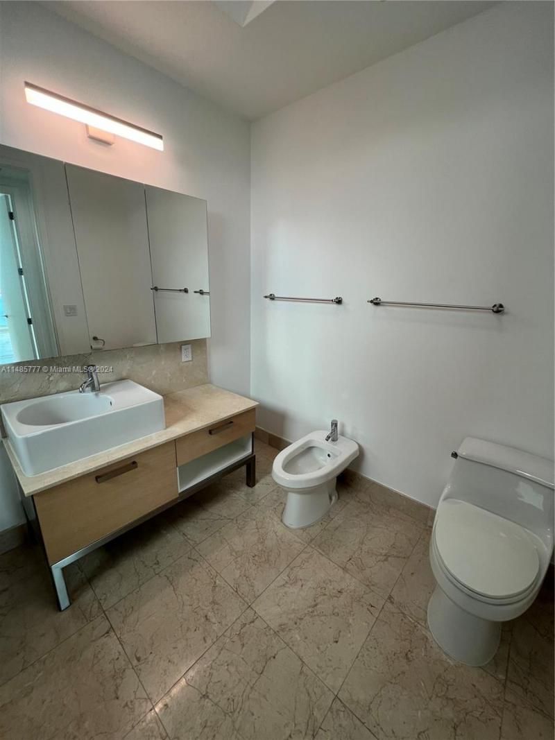 218 SE 14th Street, Unit TS107, Miami, FL 33131 Photo