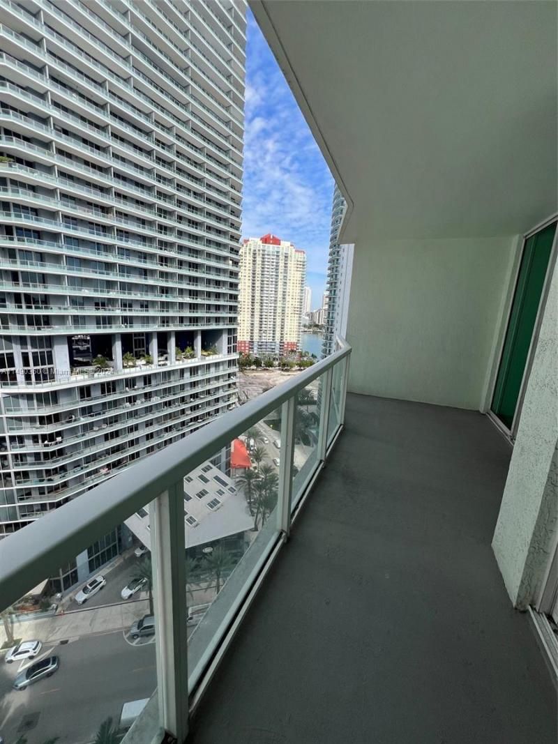 218 SE 14th Street, Unit 1806, Miami, FL 33131 Photo