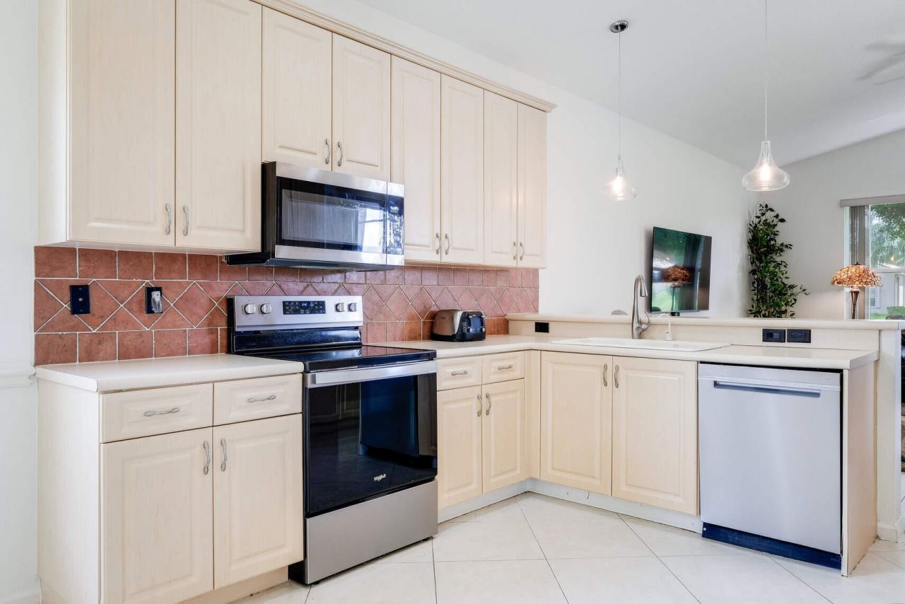 8200 Playa Del Sur Boulevard, Lake Worth, FL 33467 Photo