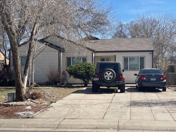 1764 Newark Street, Aurora, CO 80010