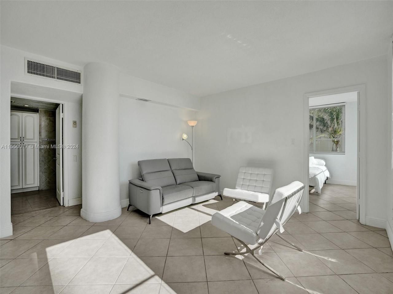 5005 Collins Ave, Unit 725, Miami Beach, FL 33140 Photo