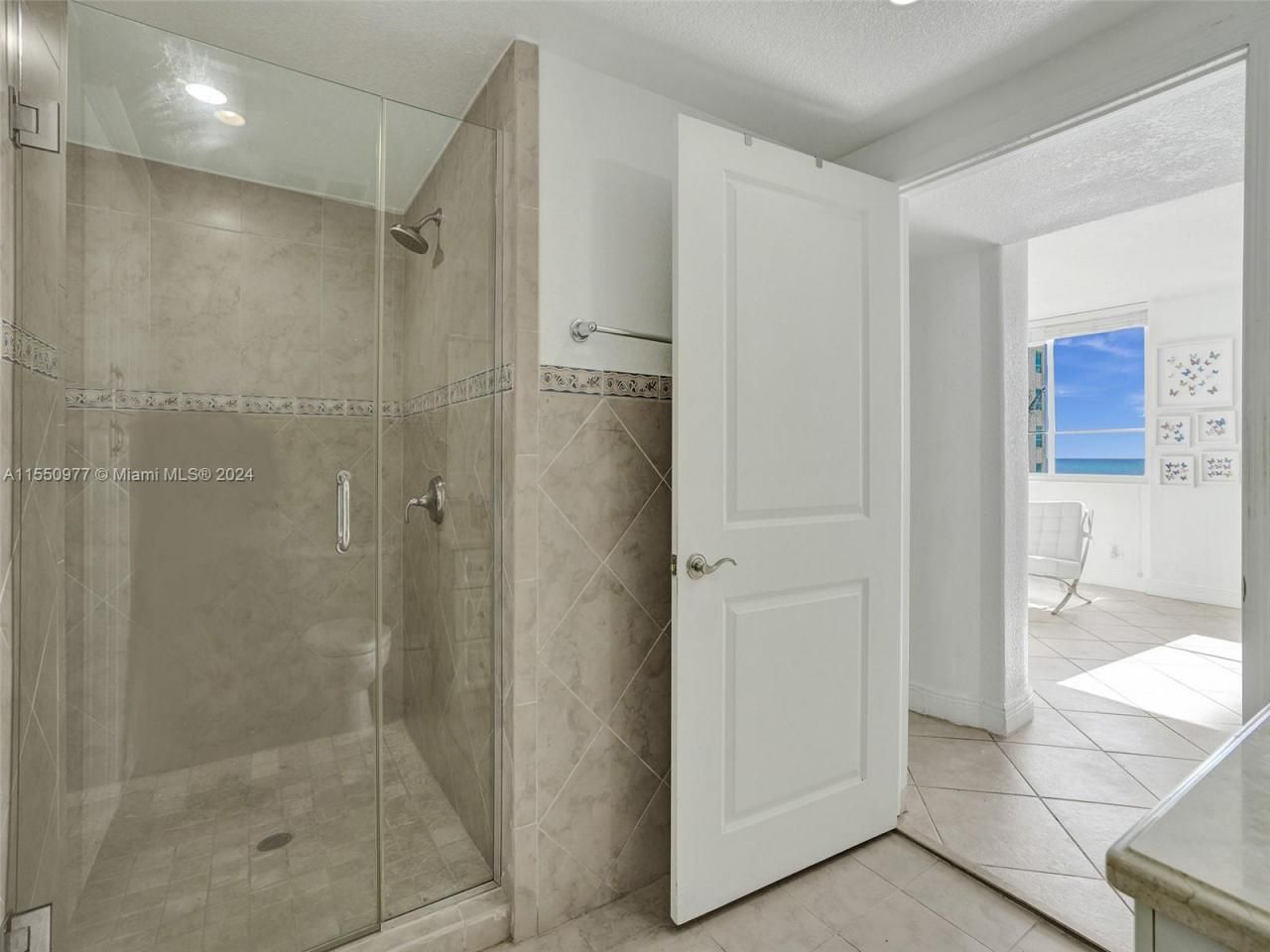 5005 Collins Ave, Unit 725, Miami Beach, FL 33140 Photo