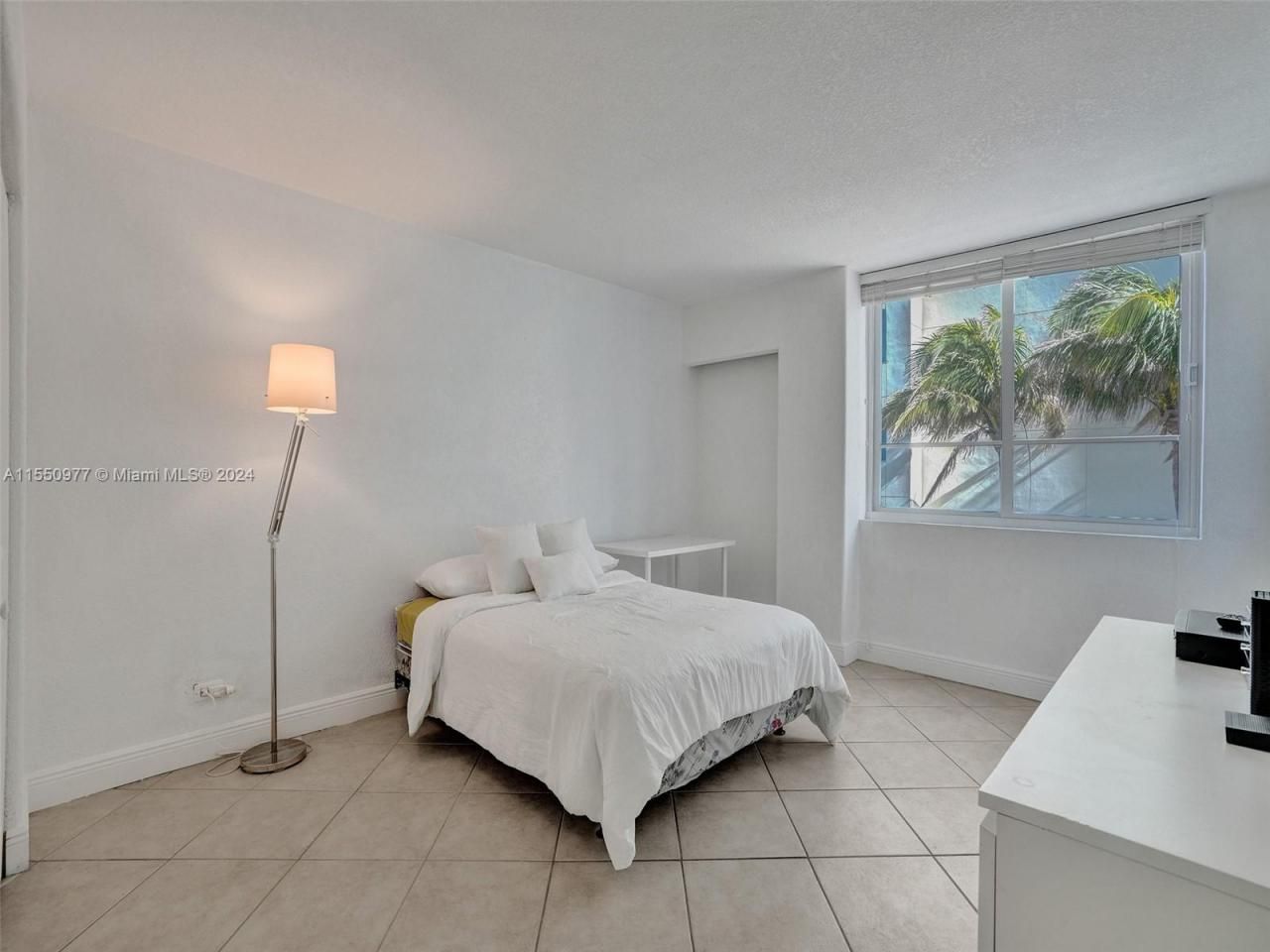 5005 Collins Ave, Unit 725, Miami Beach, FL 33140 Photo