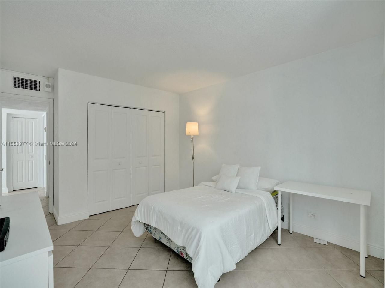 5005 Collins Ave, Unit 725, Miami Beach, FL 33140 Photo
