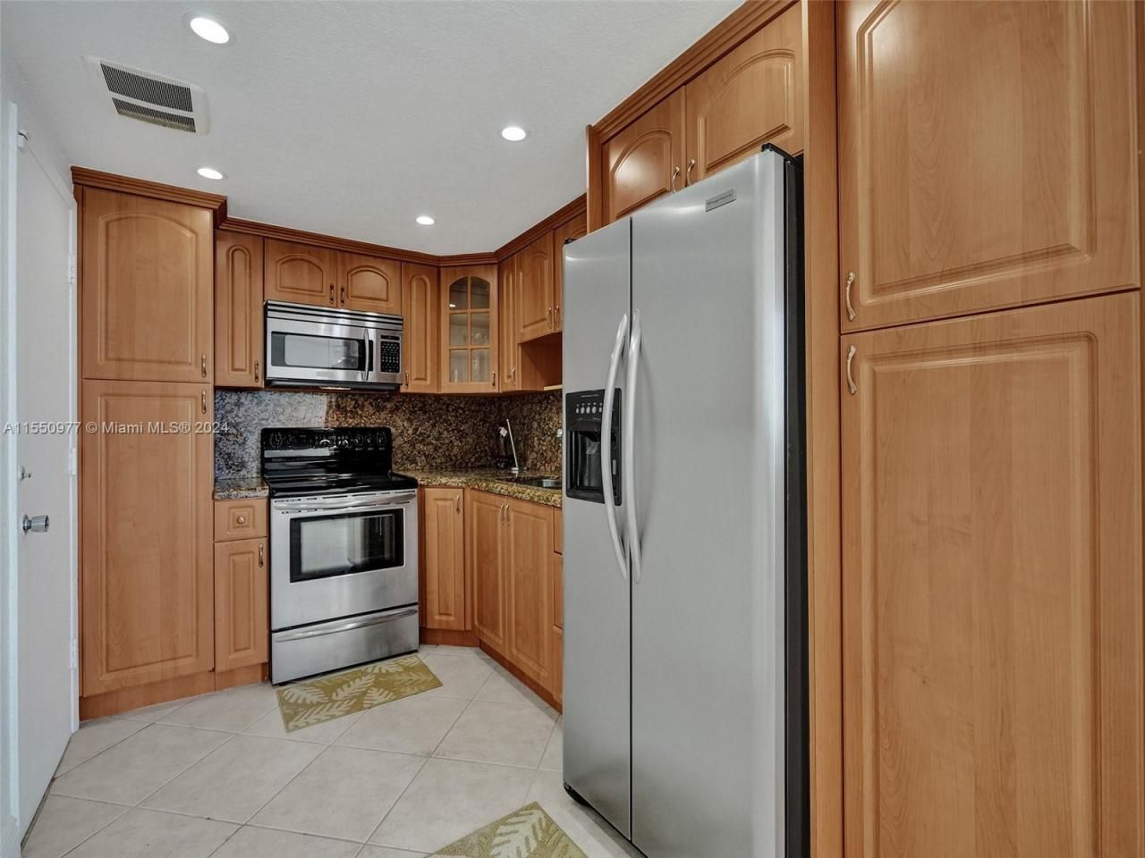 5005 Collins Ave, Unit 725, Miami Beach, FL 33140 Photo