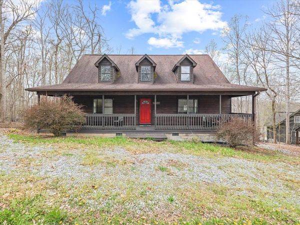 143 Koala Ridge Rd, Byrdstown, TN 38549