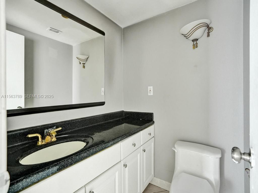 300 Bayview Dr, Unit 906, Sunny Isles Beach, FL 33160 Photo