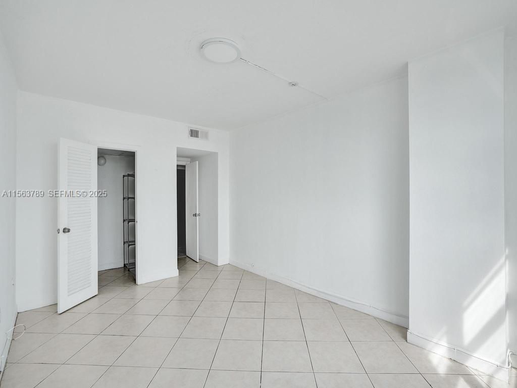 300 Bayview Dr, Unit 906, Sunny Isles Beach, FL 33160 Photo