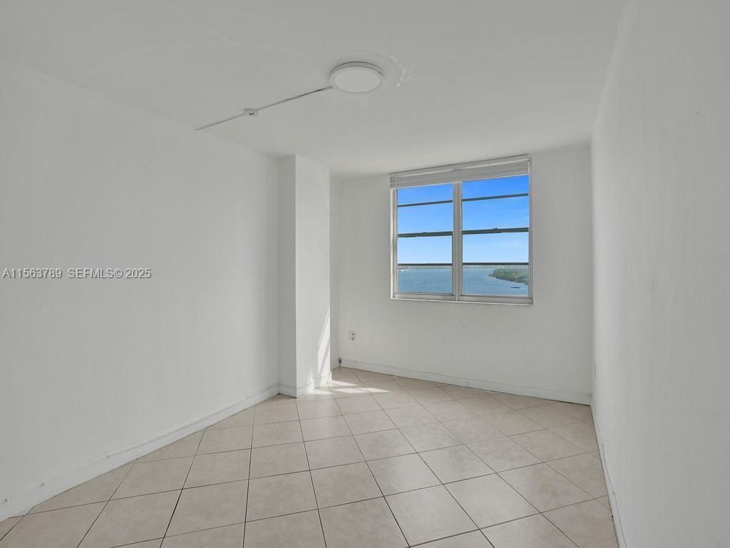300 Bayview Dr, Unit 906, Sunny Isles Beach, FL 33160 Photo