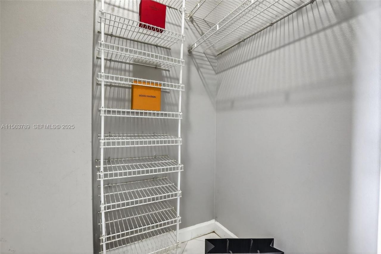 300 Bayview Dr, Unit 906, Sunny Isles Beach, FL 33160 Photo